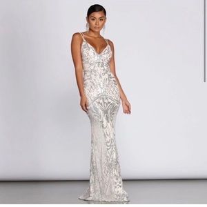 NWT XS Windsor Gown!!!!